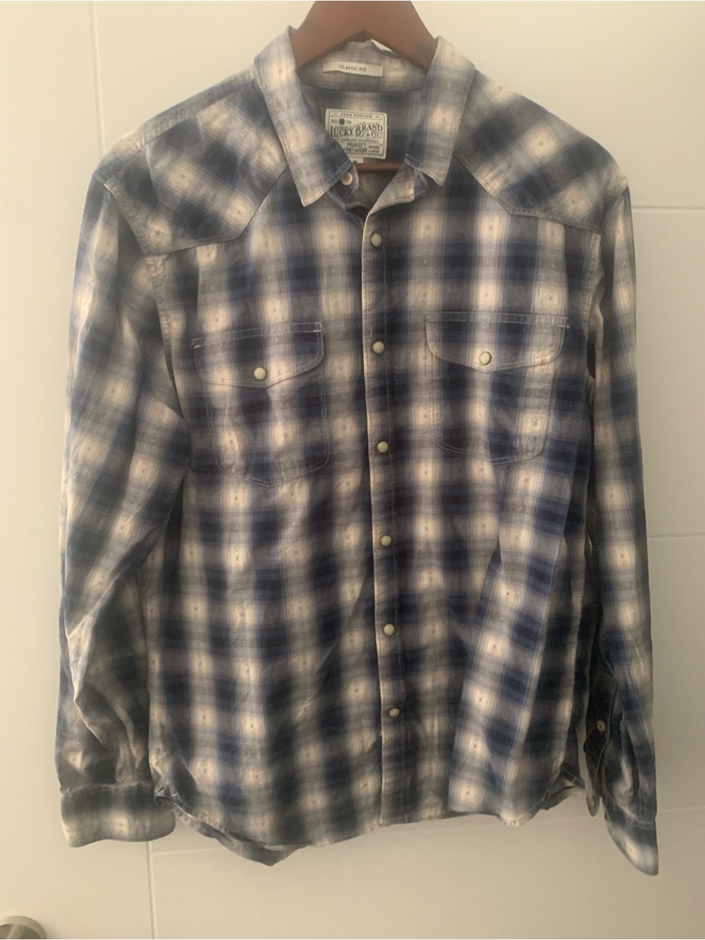 Lucky Brand Men’s Blue Plaid Button-Up Shirt A17